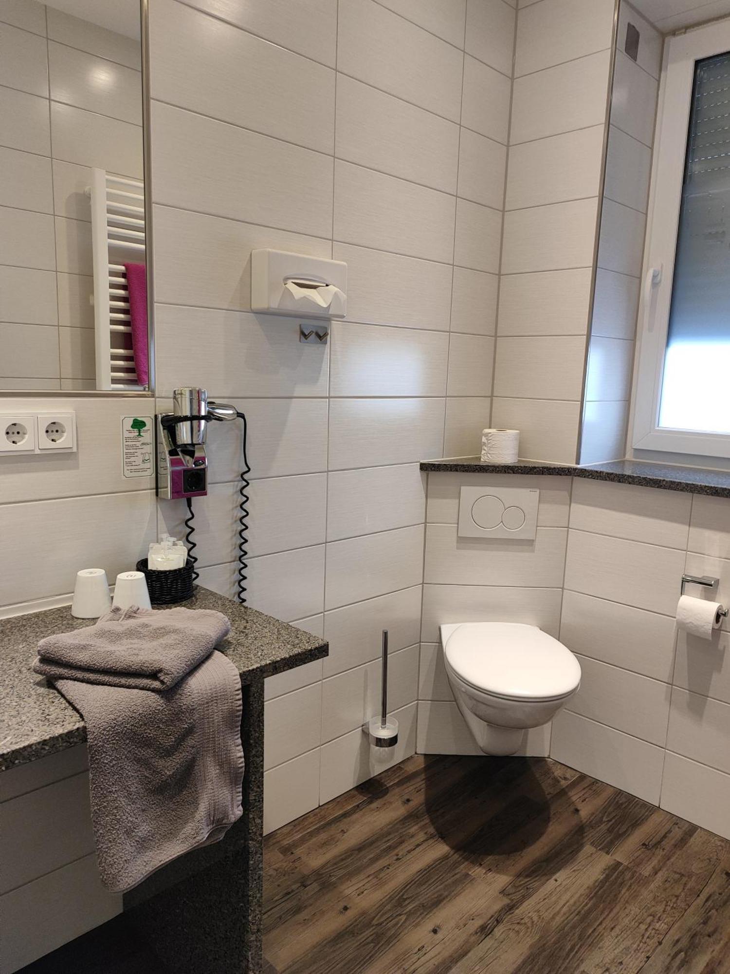 Hotel Gaestehaus Stock Zimmer Teekaennle Friedrichshafen Luaran gambar